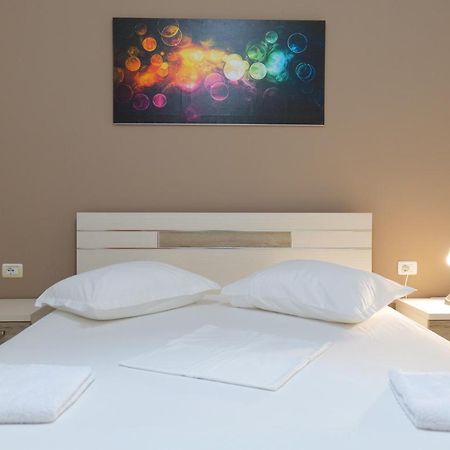 Saranda Inn Rooms & Apartments מראה חיצוני תמונה