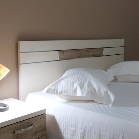 Saranda Inn Rooms & Apartments מראה חיצוני תמונה
