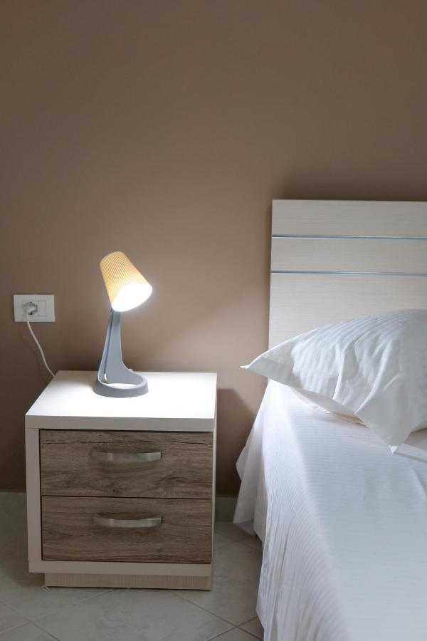 Saranda Inn Rooms & Apartments מראה חיצוני תמונה