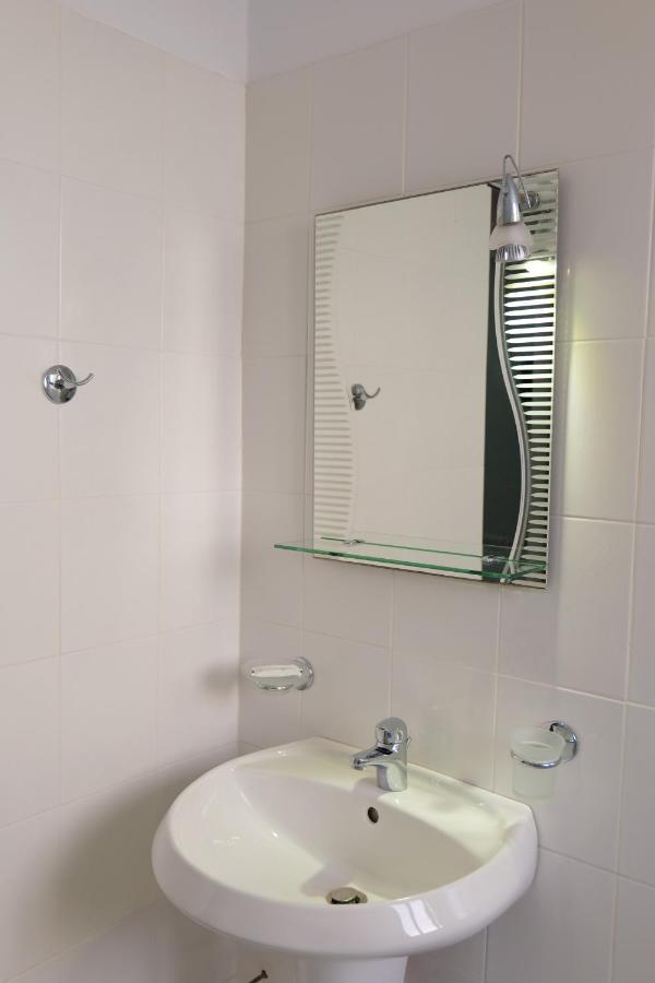 Saranda Inn Rooms & Apartments מראה חיצוני תמונה