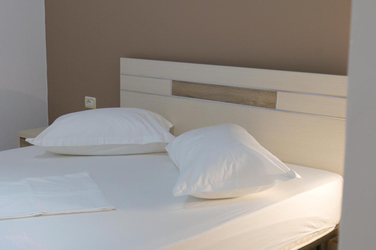Saranda Inn Rooms & Apartments מראה חיצוני תמונה
